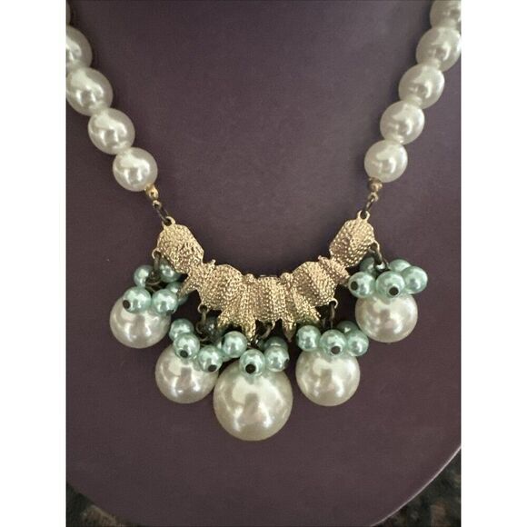 Plunder Faux Pearl Necklace and Pierced Earring Set White Mint Green Rhinestones - Picture 5 of 5